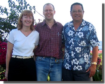 Sergio A. Rapu mit Birgit und Michael